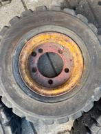 Vier gebruikte volrubber heftruckbanden op velg, Doe-het-zelf en Verbouw, Ophalen, Gebruikt