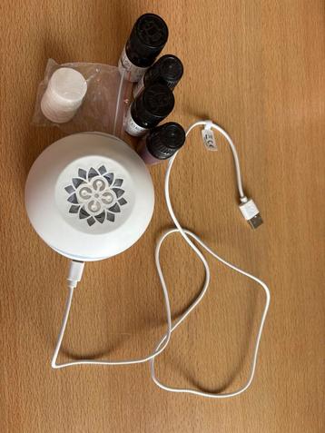 Bijna nieuwe aroma diffuser – met USB-kabel & katoenen pads! beschikbaar voor biedingen