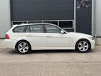 Bmw 3-SERIE 320i TOURING / AIRCO NAVIGATIE PANORAMA XENON PD, Achterwielaandrijving, 4 cilinders, Wit, Handgeschakeld