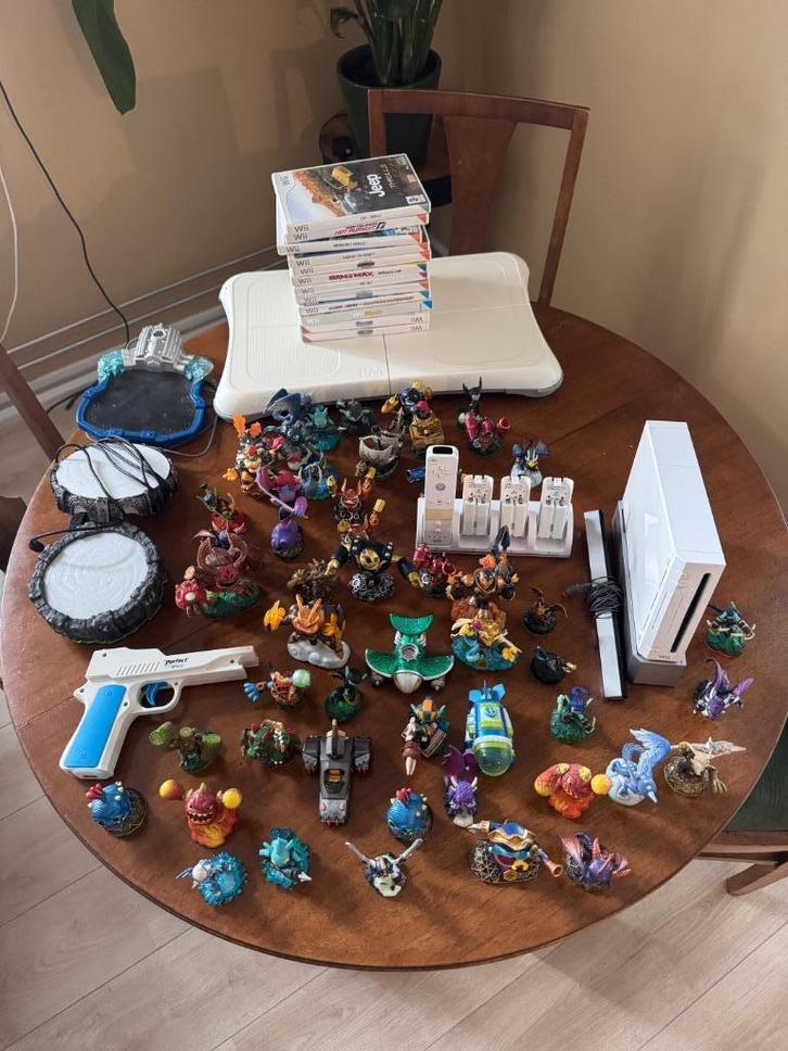 Nintendo Wii console + 12 spellen, Spelcomputers en Games, Spelcomputers | Nintendo Wii, Gebruikt, Met 1 controller, Met games