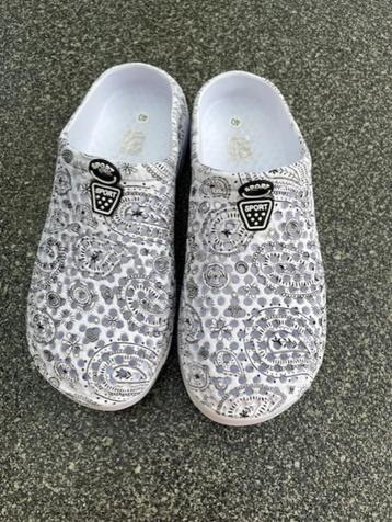 Dames instappers/slippers maat 40 zwart/wit  Nieuw beschikbaar voor biedingen