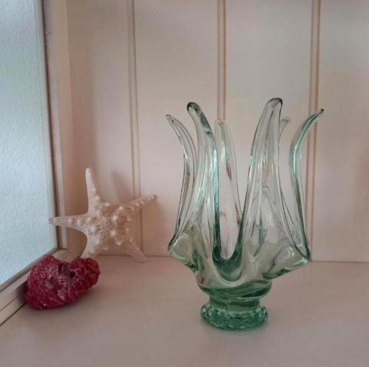 Glazen vaas - Groen, Huis en Inrichting, Woonaccessoires | Vazen, Zo goed als nieuw, Groen, Minder dan 50 cm, Glas, Ophalen of Verzenden