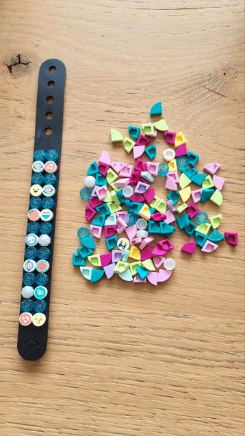 Lego dots armband en sleutelhanger beschikbaar voor biedingen