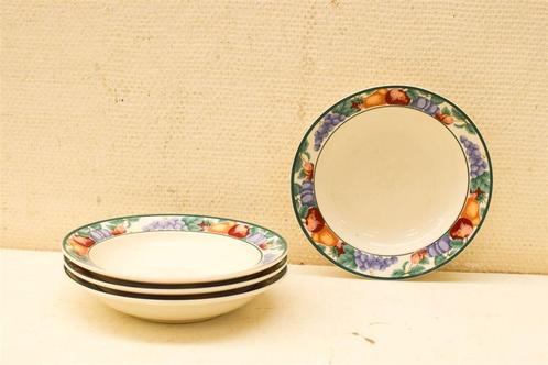 4 porseleinen borden 45006, Huis en Inrichting, Keuken | Servies, Gebruikt, Bord(en), Overige stijlen, Porselein, Ophalen of Verzenden