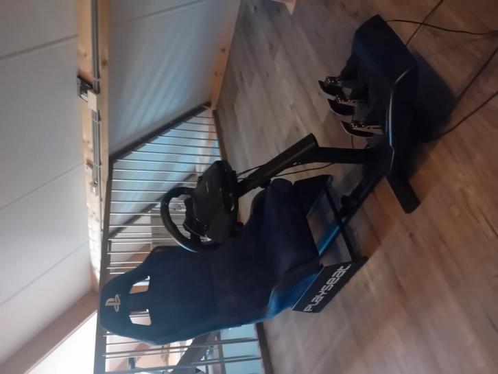 Playseat evolution (Playstation edition) met Logitech g29, Spelcomputers en Games, Spelcomputers | Overige Accessoires, Zo goed als nieuw