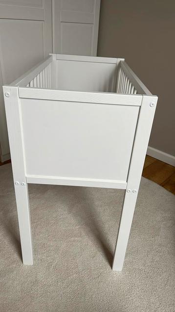 Babywieg beschikbaar voor biedingen