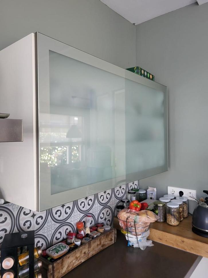 Wandkast Keuken Siematic- Wit Glazen Deur, Huis en Inrichting, Keuken | Keukenelementen, Zo goed als nieuw, Minder dan 100 cm