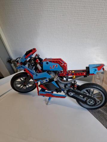 Lego Technic Straatmotor 42036 beschikbaar voor biedingen