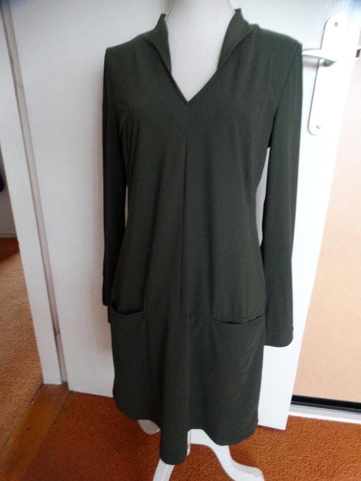 Travelstof jurk van LaDRESS mt M, Kleding | Dames, Jurken, Zo goed als nieuw, Maat 38/40 (M), Groen, Boven de knie, Ophalen of Verzenden