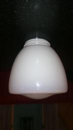 antiek opaline glazen lampenkap met schroef fitting, Wit, Rond, Ophalen of Verzenden, Minder dan 25 cm