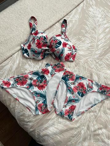 ZGAN! Leuke Hunkemoller bikini top maat 80E broek maat L& XL beschikbaar voor biedingen