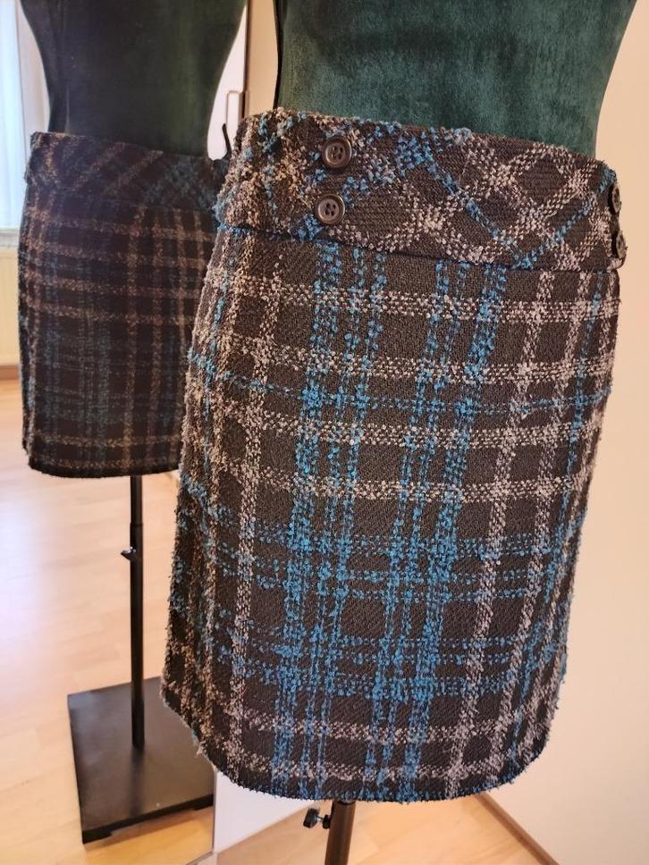 Te koop aangeboden: Dames Rok ruit , Kleding | Dames, Rokken, Zo goed als nieuw, Maat 42/44 (L), Blauw, Boven de knie, Ophalen of Verzenden