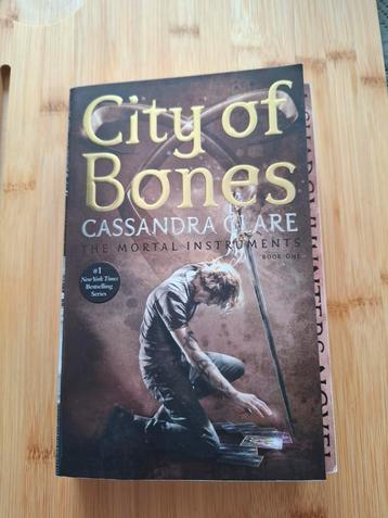 Cassandra Clare - City of Bones beschikbaar voor biedingen