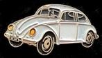Volkswagen Kever pin- cremekleur gelakt 2, Verzamelen, Speldjes, Pins en Buttons, Verzenden, Nieuw, Transport, Speldje of Pin