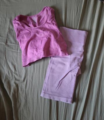 Sport setje purple beschikbaar voor biedingen