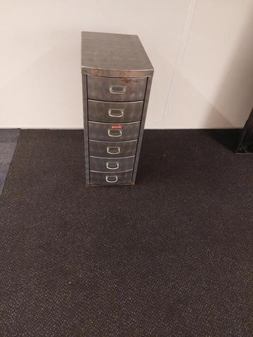 metalen 6-ladenkastje ( 500810) beschikbaar voor biedingen