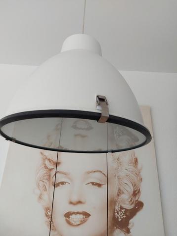 Hanglamp wit beschikbaar voor biedingen