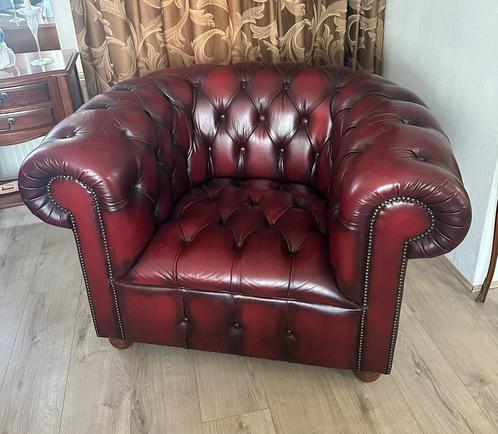 Originele Chesterfield stoelen en bank, Antiek en Kunst, Antiek | Meubels | Stoelen en Banken, Ophalen