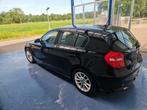 BMW 1-Serie 1.6 116I 5DR 2008 Zwart, Auto's, BMW, 1-Serie, 65 €/maand, Achterwielaandrijving, 1599 cc