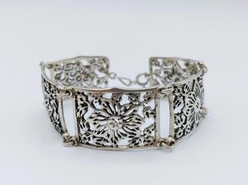 Zilveren schakelarmband met bloemen, J. Schijfsma, Sneek beschikbaar voor biedingen