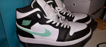 NIKE JORDAN ZELDZAME UITVOERING SPLINTERNIEUW MAAT 46  beschikbaar voor biedingen