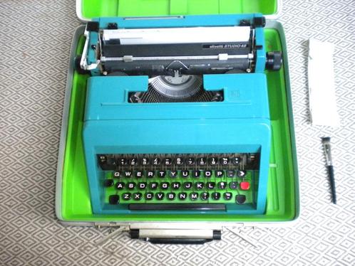 Olivetti Studio 45 schrijfmachine met mooie draagkoffer, Diversen, Typemachines, Zo goed als nieuw, Verzenden