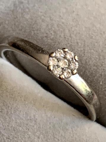 CHRIST diamant ring, witgoud, 14 karaat, 7 briljanten + cert beschikbaar voor biedingen