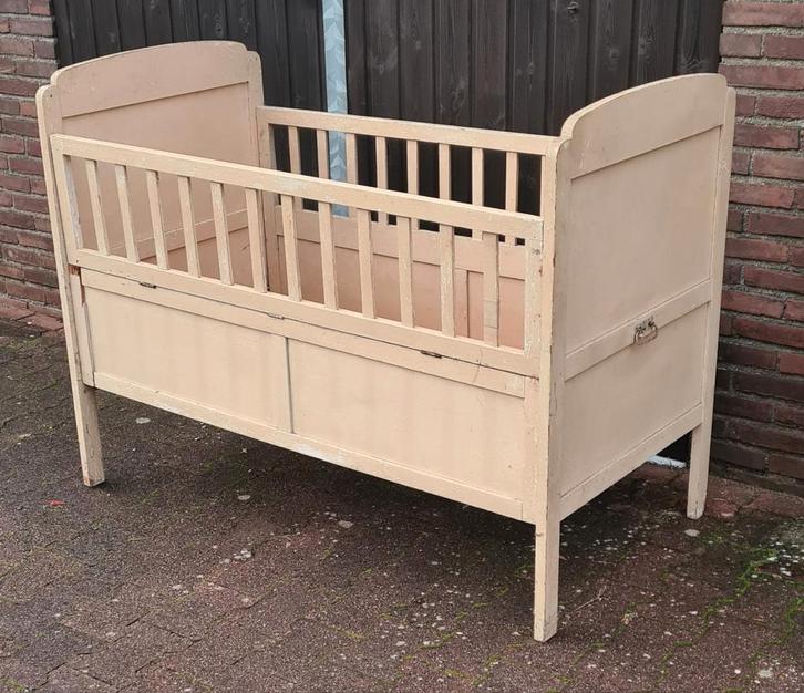 Antiek kinderbed, Antiek en Kunst, Antiek | Meubels | Bedden, Ophalen