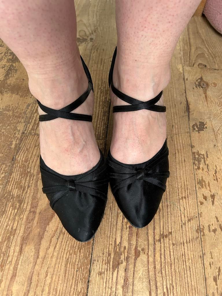 Zwarte Salsa Dansschoenen - lage hak -met tasje - Maat 40, Kleding | Dames, Schoenen, Gedragen, Dansschoenen, Zwart, Ophalen of Verzenden