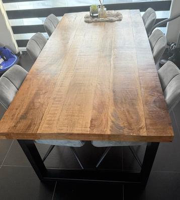 Mangohouten Eettafel 220x100 cm beschikbaar voor biedingen