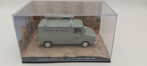 #61 Jaws Leyland Sherpa Van James bond auto met boekje, Hobby en Vrije tijd, Modelauto's | 1:43, Nieuw, Auto, Universal Hobbies