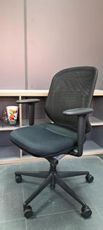 Vitra bureaustoel met vloerbeschermer, Huis en Inrichting, Ophalen, Gaming bureaustoel, Gebruikt, Zwart