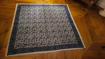 Tafelkleed beschikbaar voor biedingen