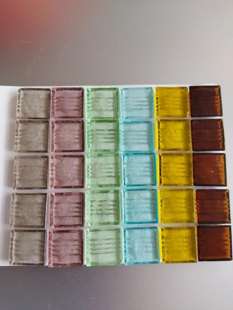 Transparant glasmozaiek 2x2 cm per kleur 25 steentjes 0,75, Hobby en Vrije tijd, Ophalen of Verzenden, Nieuw