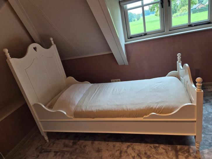 Groot Prinsessenbed , nachtkastje en bureau!, Kinderen en Baby's, Kinderkamer | Bedden, Gebruikt, 180 cm of meer, 85 tot 100 cm