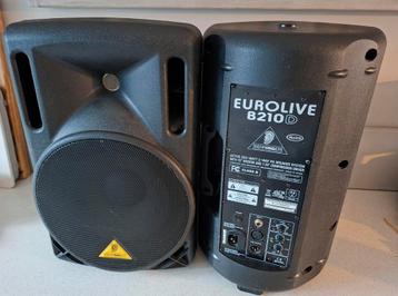 2 Behringer B210D  actieve speakers te koop.  beschikbaar voor biedingen