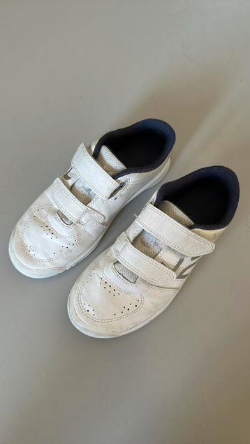 Artengo gymschoenen maat 30 beschikbaar voor biedingen