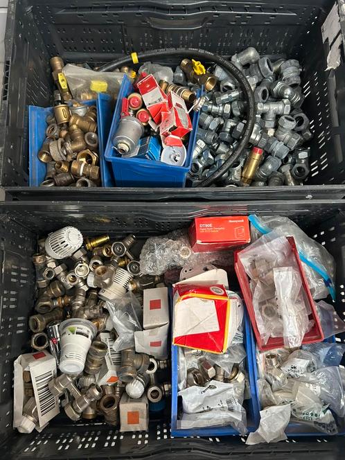 Knelsets, knelkoppelingen, radiatorkranen, gaskranen anbo, Doe-het-zelf en Verbouw, Metalen, Nieuw, IJzer, Ophalen of Verzenden