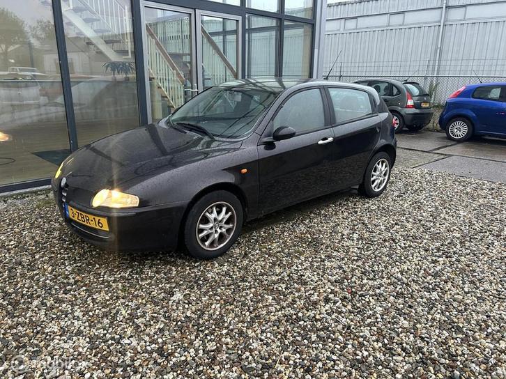 Alfa Romeo 147 1.6 T.Spark Veloce Distinctive, Auto's, Alfa Romeo, Bedrijf, ABS, Airbags, Airconditioning, Alarm, Boordcomputer
