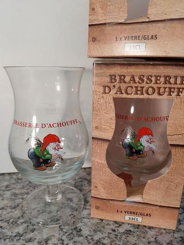 D'achouffe glas. La chouffe glas beschikbaar voor biedingen
