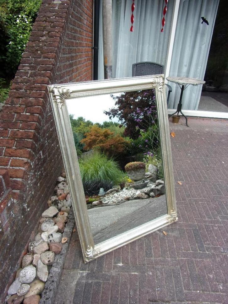 BROCANTE BAROKLIJST HOUT MET GROTE SPIEGEL ERIN/MOOIE STAAT, Antiek en Kunst, Curiosa en Brocante, Ophalen