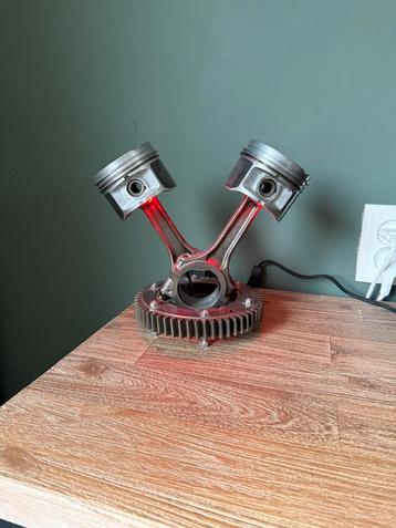 Mancave lamp van auto onderdelen beschikbaar voor biedingen