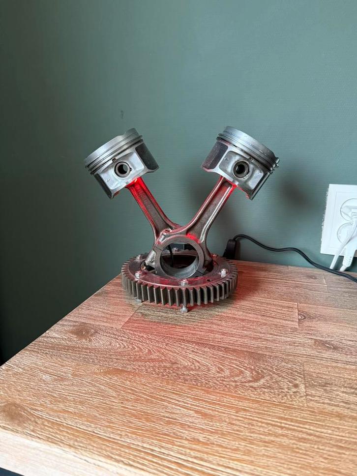 Mancave lamp van auto onderdelen, Huis en Inrichting, Lampen | Spots, Zo goed als nieuw, Metaal of Aluminium, Ophalen of Verzenden
