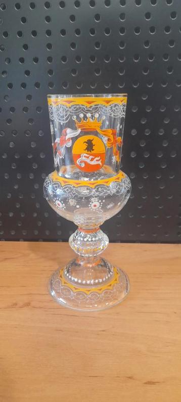 Antiek Glas met Wapenschild beschikbaar voor biedingen