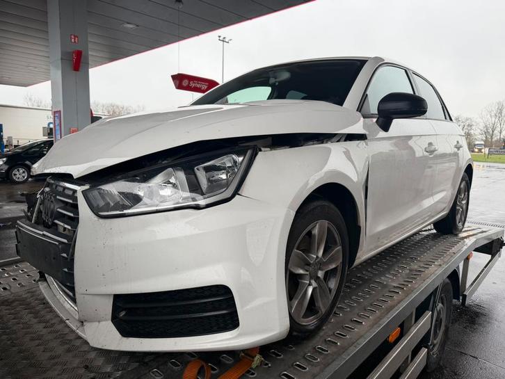 Audi A1 1.0 TFSI ultra 5-deurs 2018 101.000KM START EN RIJD, Auto diversen, Schadeauto's, Benzine, Wit, Ophalen