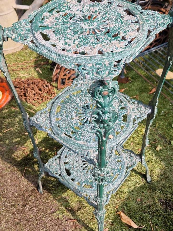 Mooie sierlijke messing etagère/of plantentafel (brocante), Tuin en Terras, Tuinwanddecoratie, Gebruikt, Ophalen