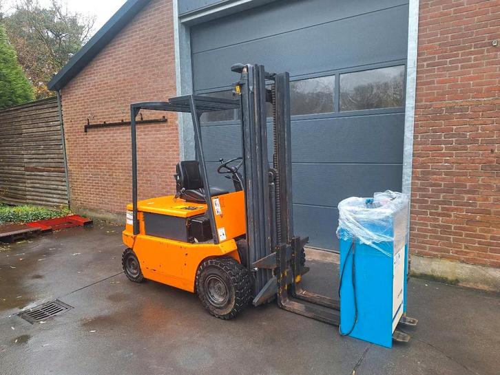Still Heftruck 2500 kilo triplo freelift (0047), Zakelijke goederen, Machines en Bouw | Heftrucks en Intern transport, Heftruck
