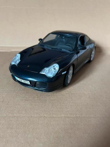 Porsche 911 Carrera 4S coupé 1:18 beschikbaar voor biedingen