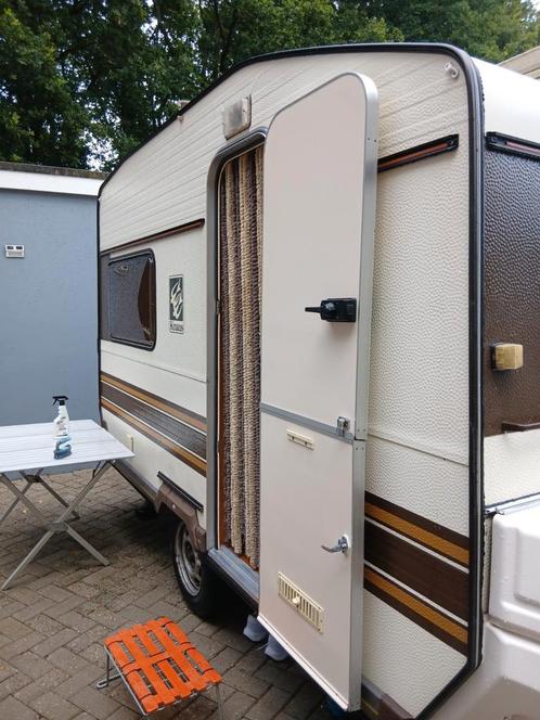 Knaus retro 1983, Caravans en Kamperen, Caravans, Particulier, tot en met 4, Rondzit, Knaus, tot 4 meter, Kachel, Koelkast, Luifel