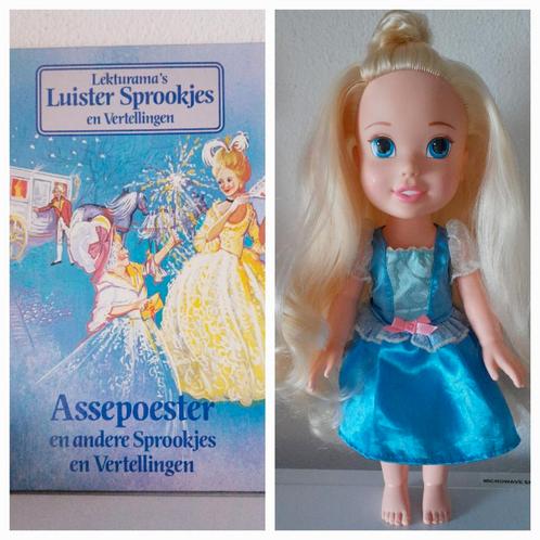 Disney princess pop prinses Assepoester & sprookjesboek, Verzamelen, Poppen, Zo goed als nieuw, Pop, Ophalen of Verzenden